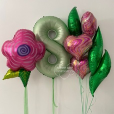 Сет шаров на 8 марта листья цифра сердца цветок