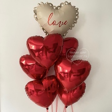 Фонтан шаров love красные сердца