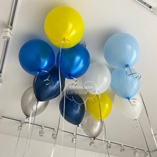 12 шаров обычных к потолку