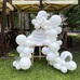Фотозона с мольбертом и 3 метра разнокалиберной гирлянды из обычных шаров в аренду
